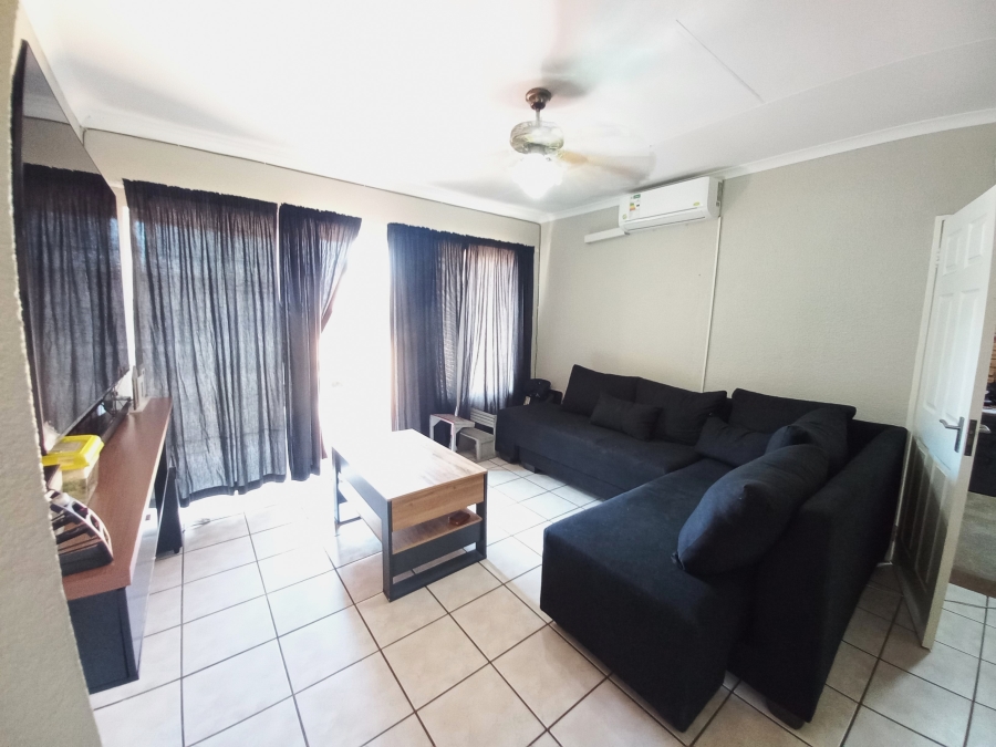 2 Bedroom Property for Sale in Safari Gardens North West